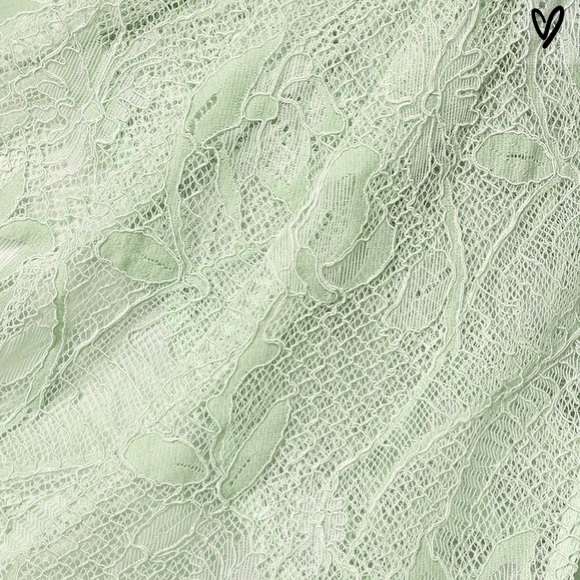 Lulu’s Lace Dress - Picture 5 of 6